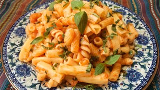 ⏰ Short on Time? Try This Insanely Easy & Super Delicious Tomato Basil Pasta!