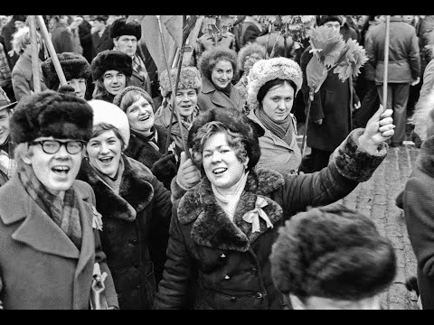 7 ноября: парад и демонстрация ко Дню Октябрьской революции в СССР