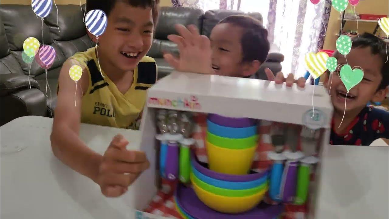 Unbox Munchkin 18Piece Toddler Dining Set from Costco Review with Raiden Open, Review, Laugh
