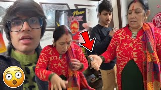 Electric Pen Se Yah Kya Kar Diya Mummy Ji Ke Saath Shock Lag Gaya 😱 || Sourav Joshi vlogs screenshot 3