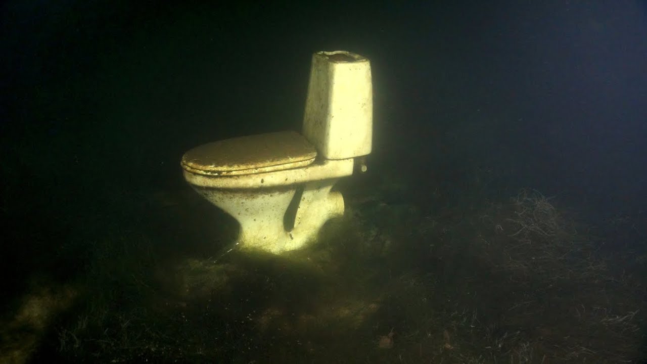 Diving in Saurieshi quarry, close to Riga