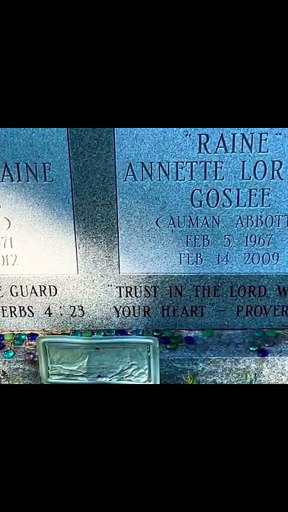 Sisters leave Biblical messages.