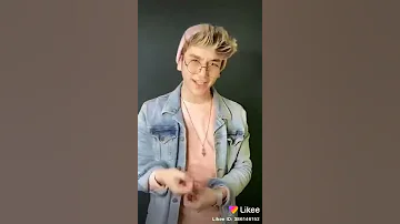 سكر محلي مخطوط على كريمة 