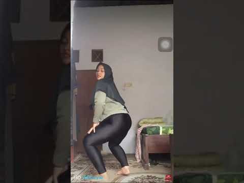 VIRAL!!!JILBAB GOYANG HOT ANUNYA KELIATAN