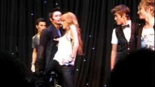 IM5 & Bella Thorne 'Can't Stay Away' Staples for Students