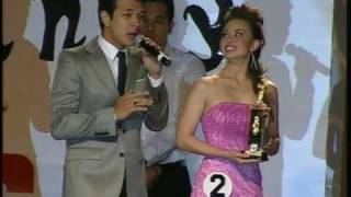 Jericho Rosales   sings to the candidates of the  Miss Philippines-Australia 2009 Pageant