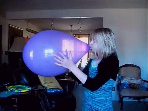Видео надуваем шар. Воздушные шары надутые воздухом. Надувание воздушного шарика. Девушки надувают воздушные шары. Дети надувают шарики.