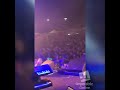 Cantor Mano Walter é atingido por uma lata no rosto durante show no MA; vídeo