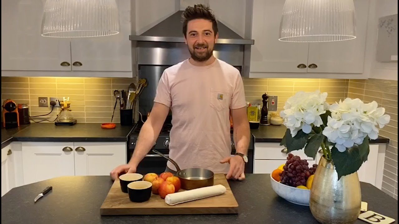 Gordon Ramsay Restaurant Chef, Ben Waugh bakes a tarte tatin - YouTube