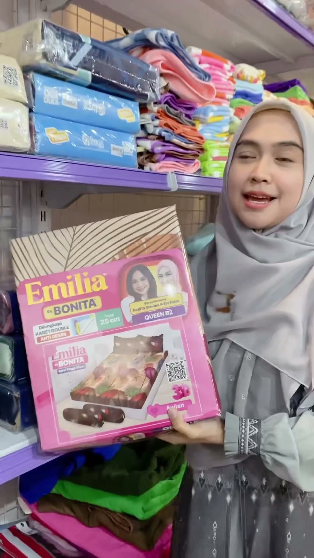 Kaget kok MUKA AKU DITARO DISINI??? #ramadhan #riaricis