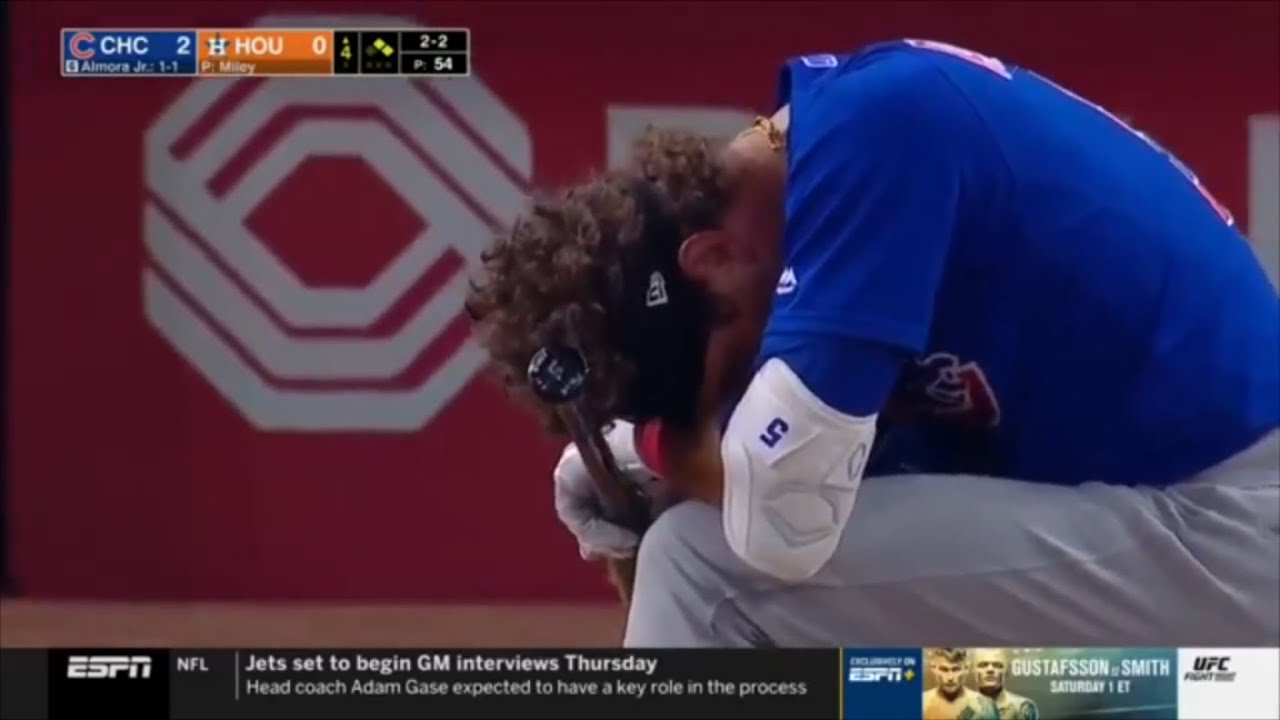 Cubs Player Hits Little Girl Off Foul Ball! *EMOTIONAL* YouTube