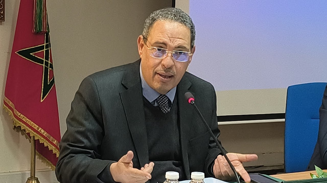 ابراهيم ابو زايد عامل إقليم سطات يشرح الوضع الحالي الوعاء العقاري موضوع نقطة في دورةالمجلس الإقليمي