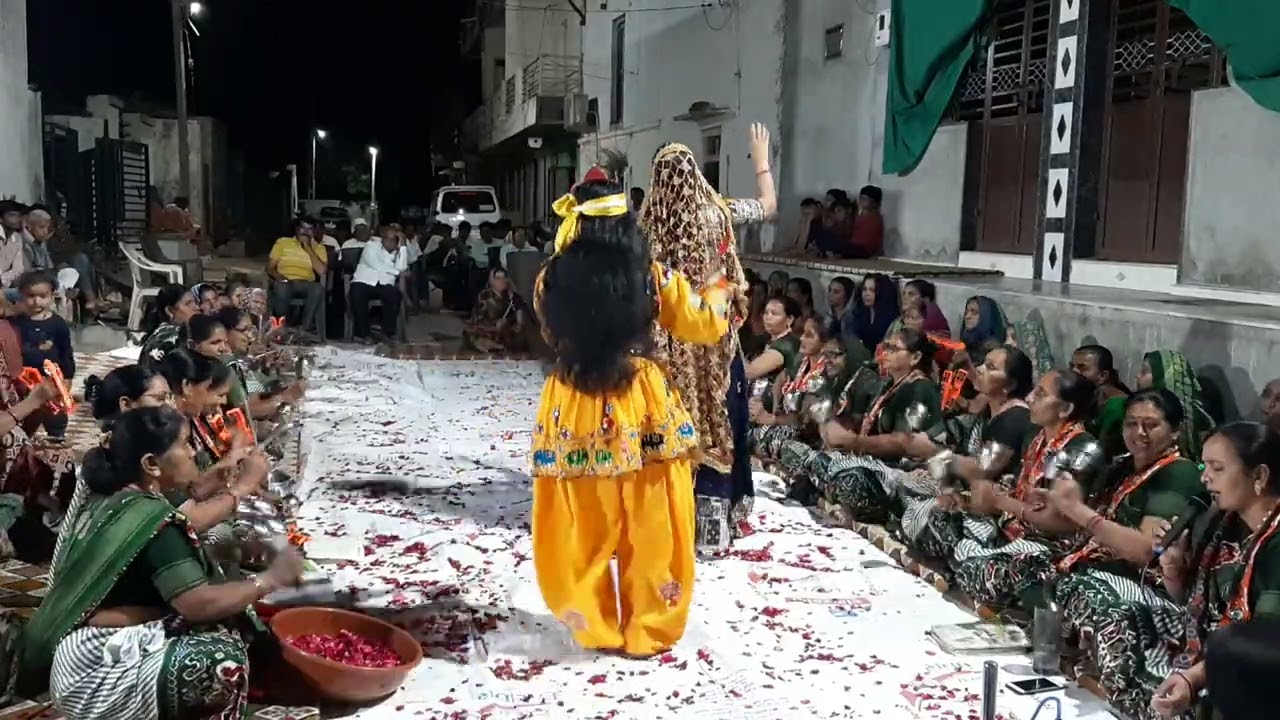 ગોપી ભજન મંડળ જેપુર અમારી ચેનલને લાઈક કરજો શેર કરજો અને સબસ્ક્રાઇબ કરજો