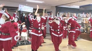 サンタが突然踊りだす  百貨店で「フラッシュモブ」イベント
