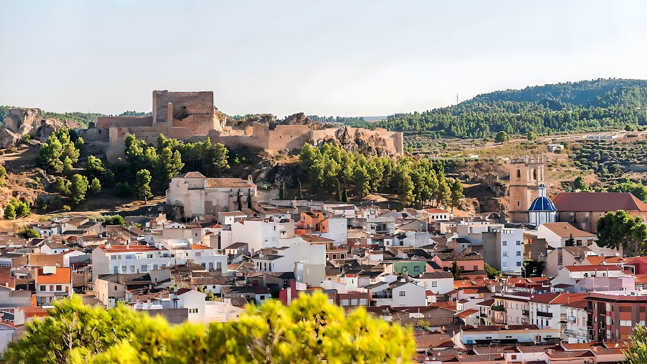 Ayora (Valenciana, Valencia) 5.300 hab. Bueno **