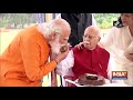 PM Modi meets LK Advani on his 93rd birthday