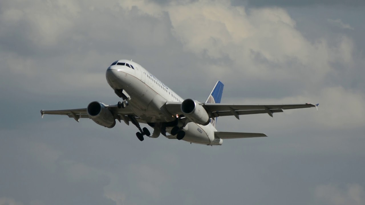 United Airlines Airbus A319 131 N838UA Takeoff Charlotte CLT YouTube