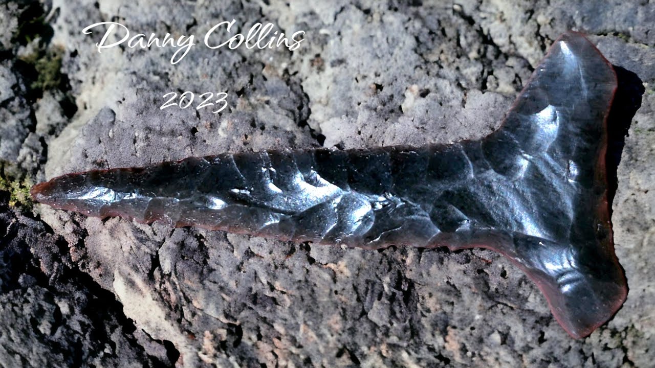 Flintknapping a Stone Drill From Flint Using Direct