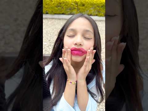 CELESTE LABIOS HINCHADOS