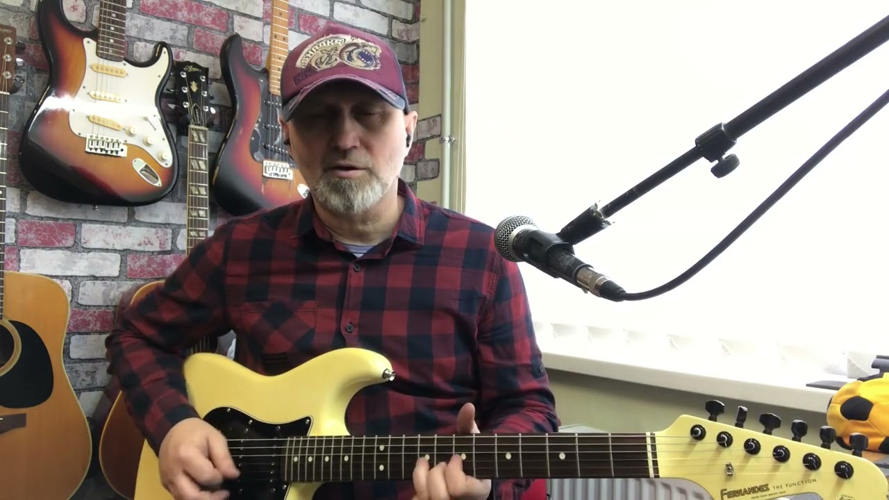 Fernandes ssh-40 strat type white (Japan) - YouTube