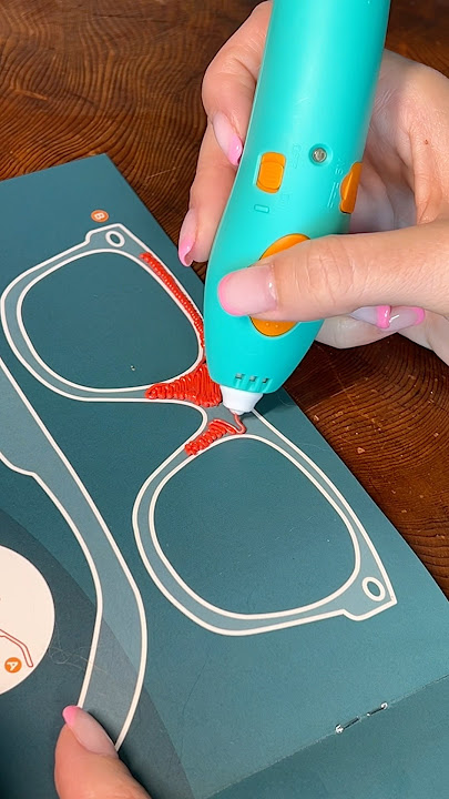 Trying the viral 3D pen!! I can’t believe what I made! DIY craft