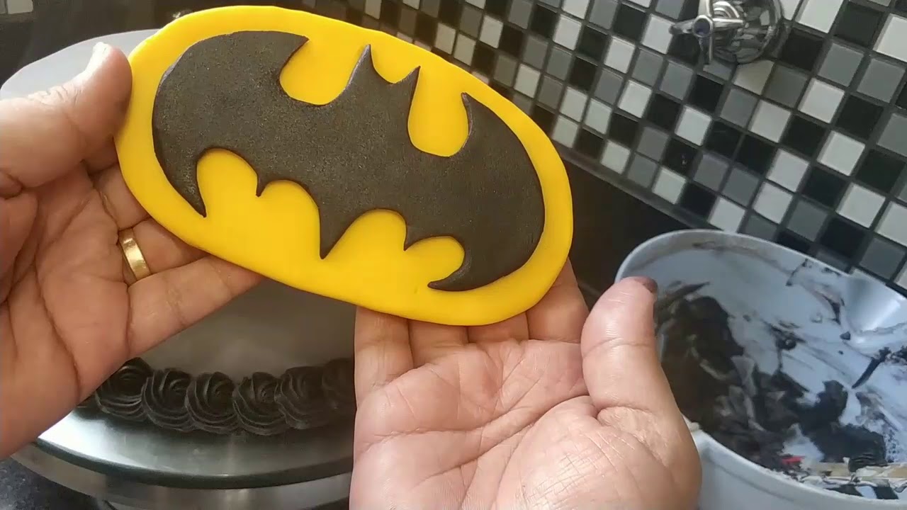 Bolo do Batman de chantininho - YouTube