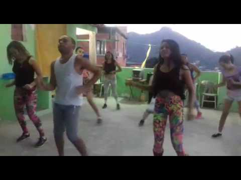 Vídeo: Zumba - A Dança De Uma Vida Feliz E Saudável