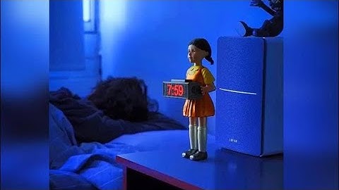 "Squid Game" Shooting alarm clock in the form of a killer doll