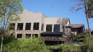 Chagrin Falls Ohio -- A typical small town in the United States  -- Just outside of Cleveland Ohio