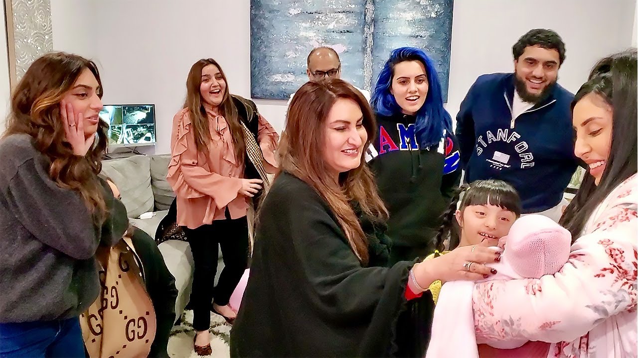 СЕМЬЯ ЗНАКОМИТСЯ С НАШИМ НОВОРОЖДЕННЫМ РЕБЕНКОМ. Семья Заид