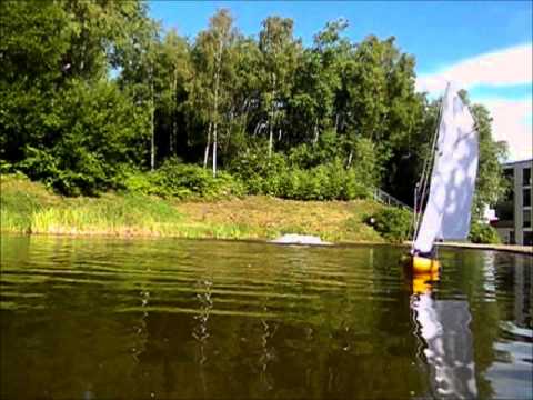 RC Boat TEN RATER IN THE WIND - YouTube