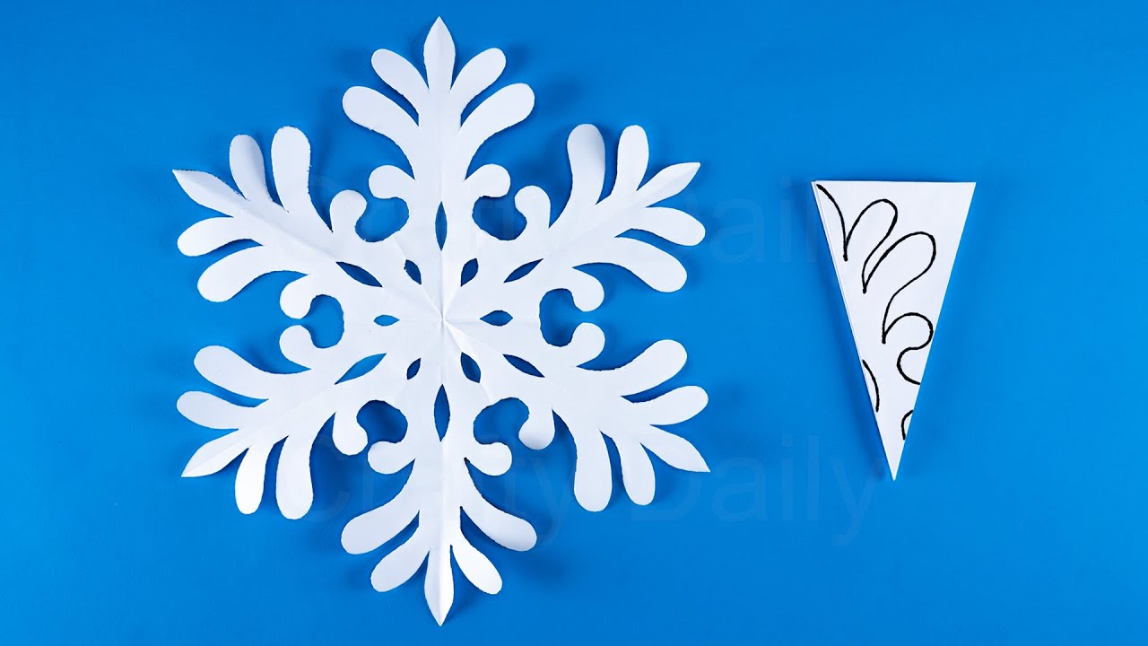 How to cut a traditional snowflake out of paper ❄ 