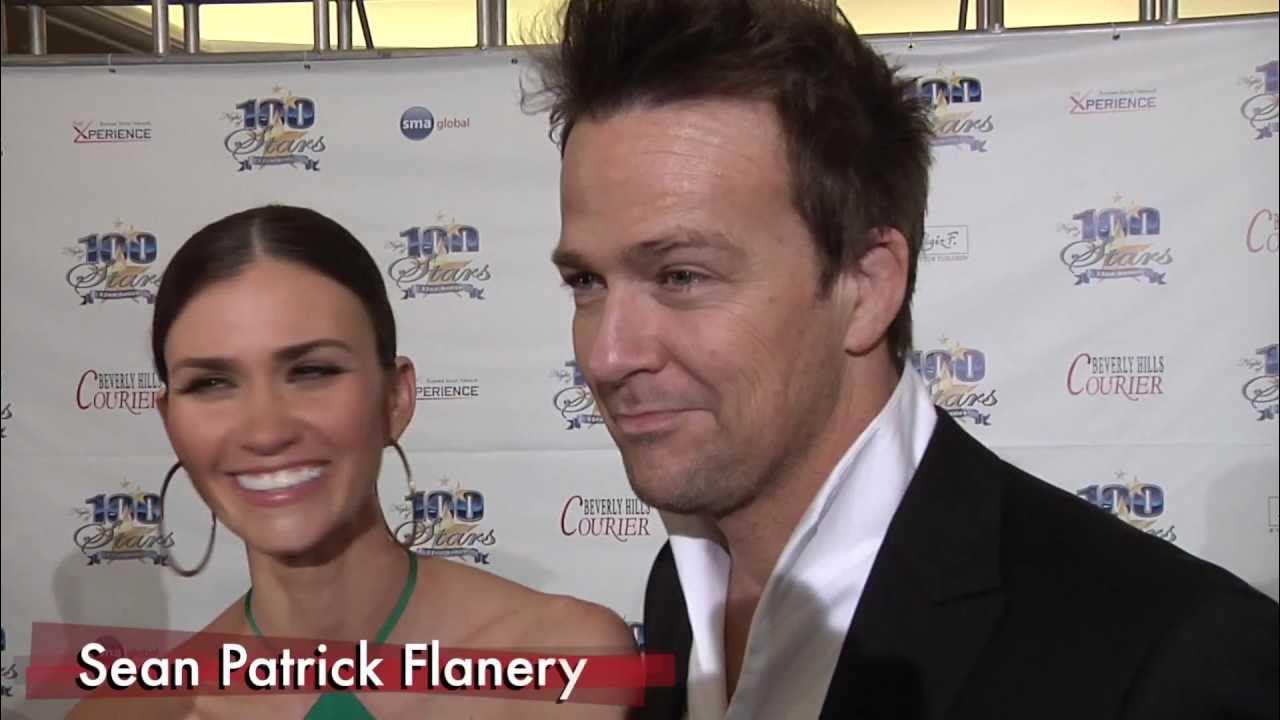 Sean Patrick Flanery & Lauren Hill Share Their Style Tips - YouTube