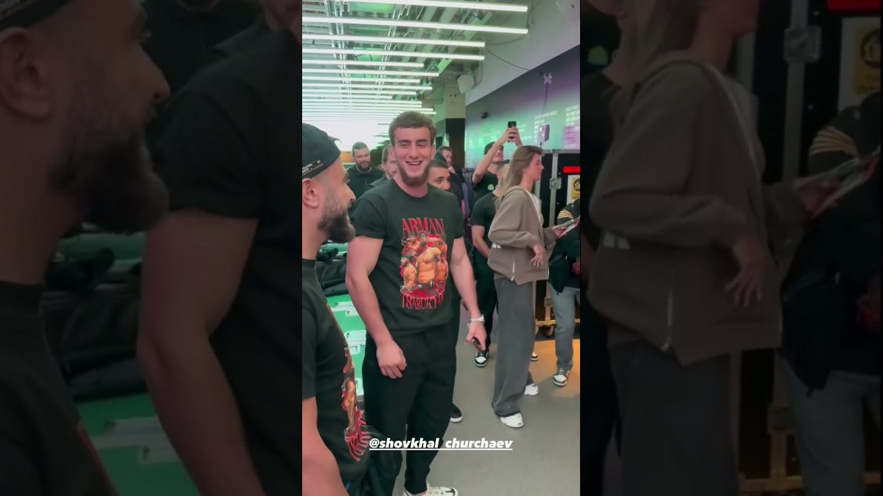 Шовхал встретил Дану Уайта: "Гив ми контракт!" 