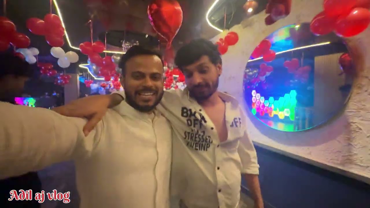 Eid k leyee kapdhe dekh lo 🥰