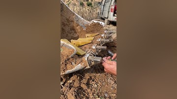 How to Replace Excavator Bucket Teeth | Quick On-Site Guide！