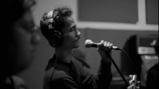 Tres Empre - Silau Gerhana | Jajahan Bangga (Live session at Iseekmusic Studio)