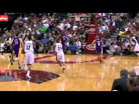 Andre Miller's beautiful pass to Gerald Wallace
