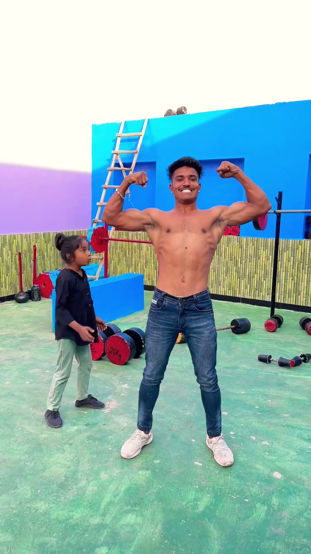 Pani ki tanki mein ??? #shortvideo #funnyvideo