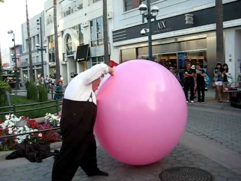 Buster Balloon in LA