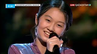 13 летняя китаянка поет Дудар-ай на двух языках по китайски и казахски.  қытайлық әйел Дудар-ай.