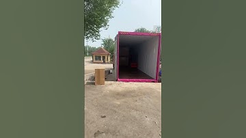 Two sets of QT4-20 hydraulic block machine are loading into container, it will be shipped to Africa