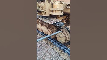 Excavator chain maintenance process- Good tools and machinery make work easy