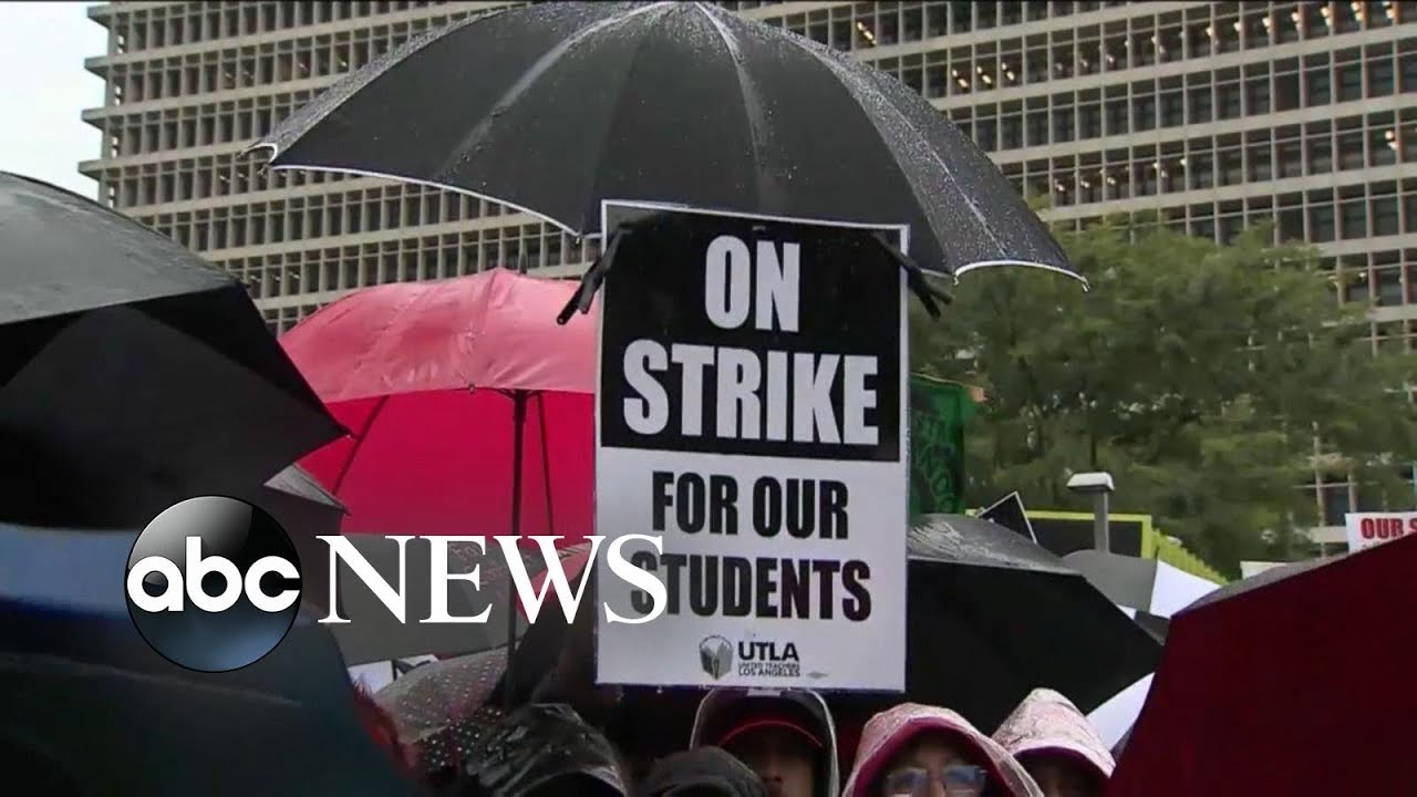 LAUSD teachers go on strike for the first time in 30 years