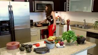 Paty Cantu prepara CHILAQUILES