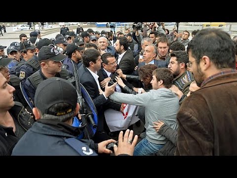 'Anayasada Laiklik Olmamalı' Diyen Meclis Başkanı Kahraman Protesto Edildi