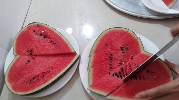 Cách bổ hưa hấu hình trái tim đẹp mắt