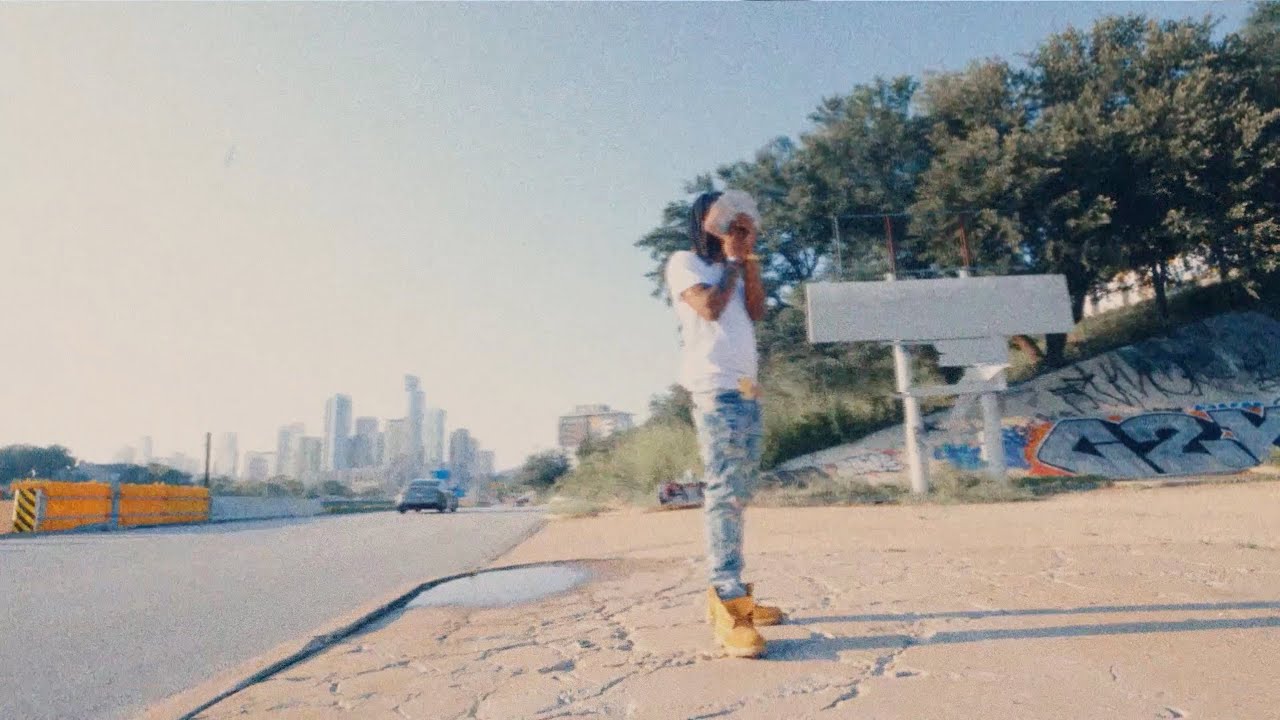 Guarda CookedByPat - VISION (Official Music Video) su YouTube Guarda CookedByPat - VISION (Official Music Video) su YouTube