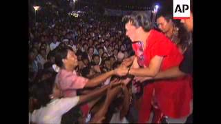 PHILIPPINES : IMELDA MARCOS QUALIFIES TO STAND IN ELECTIONS