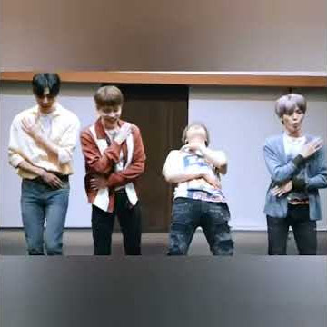 NCT 127 (HAECHAN,TAEYONG, TAEIL, JOHNNY) learn to dance 'Saman' 재밌다